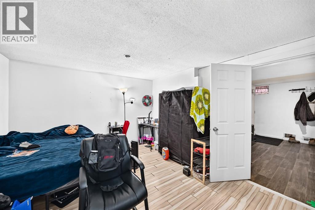 4940 Rundlewood Road NE - 23