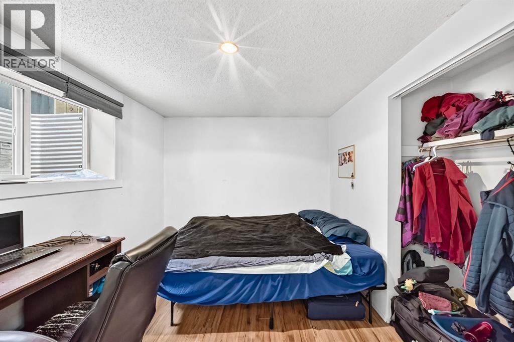 4940 Rundlewood Road NE - 24