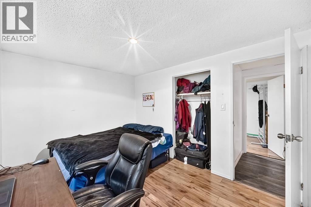 4940 Rundlewood Road NE - 25
