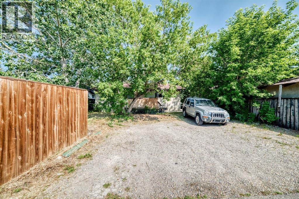 4940 Rundlewood Road NE - 32
