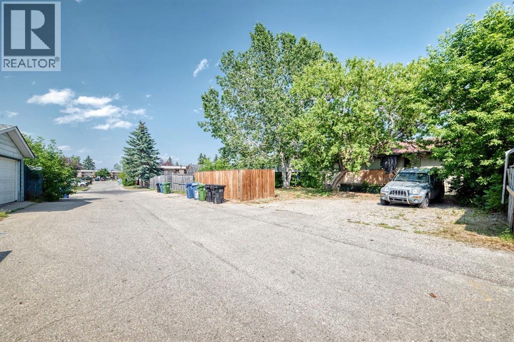 4940 Rundlewood Road NE - 34