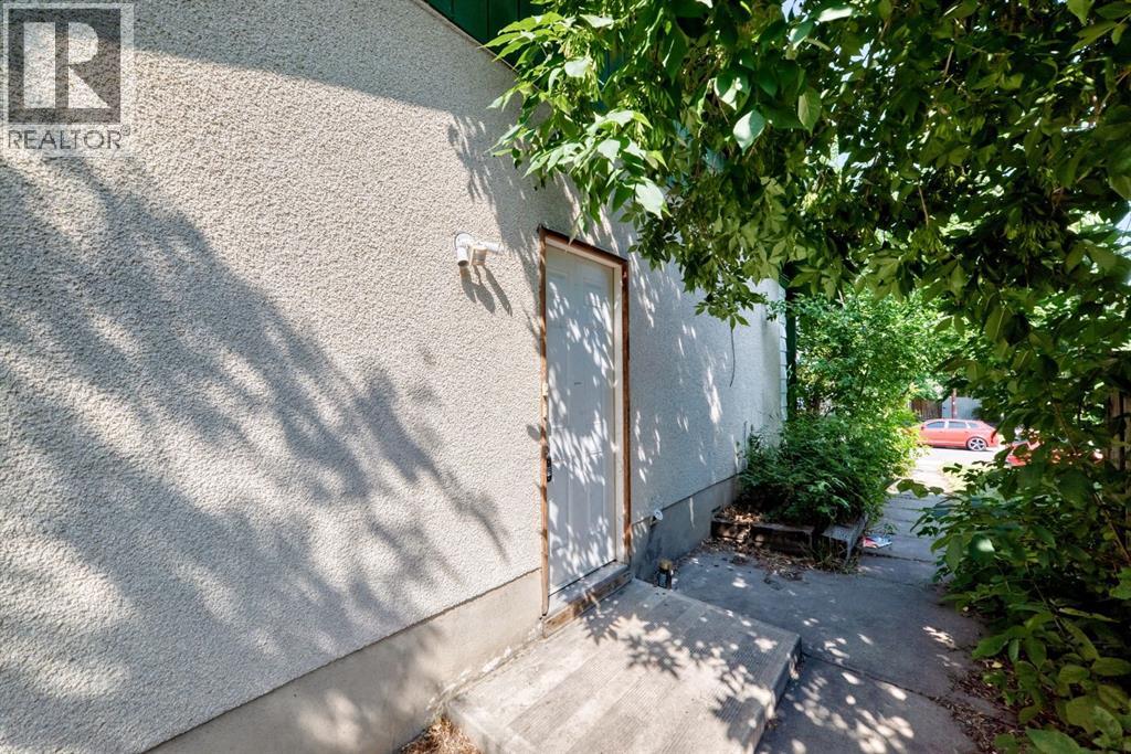 4940 Rundlewood Road NE - 35