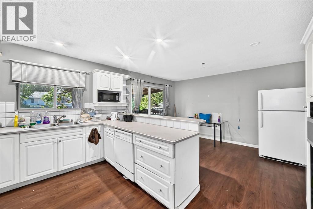 4940 Rundlewood Road NE - 5