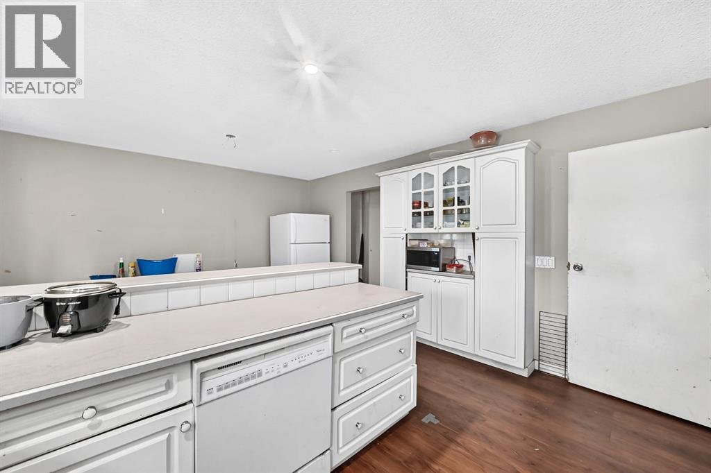 4940 Rundlewood Road NE - 6