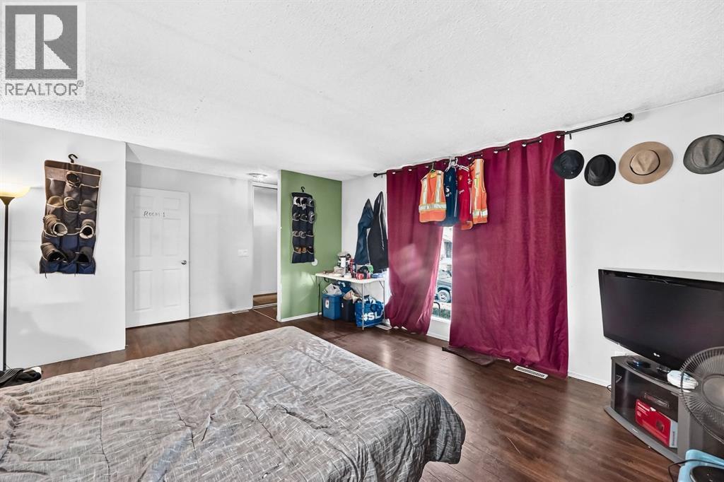 4940 Rundlewood Road NE - 8