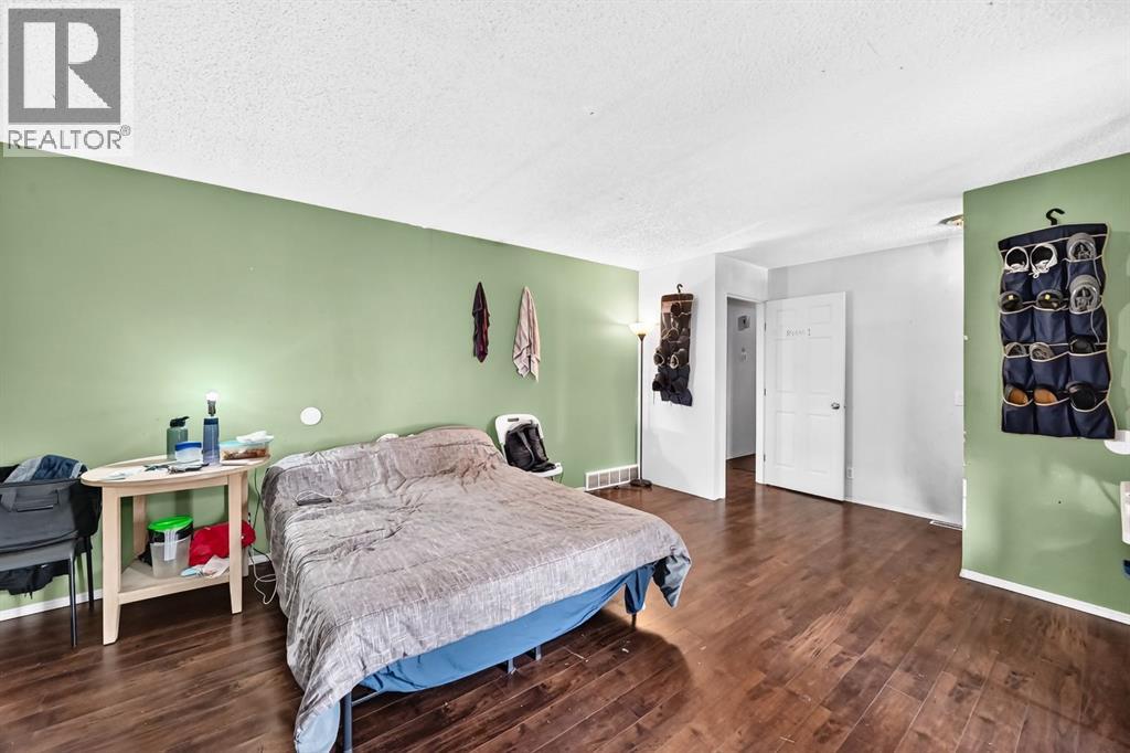 4940 Rundlewood Road NE - 9