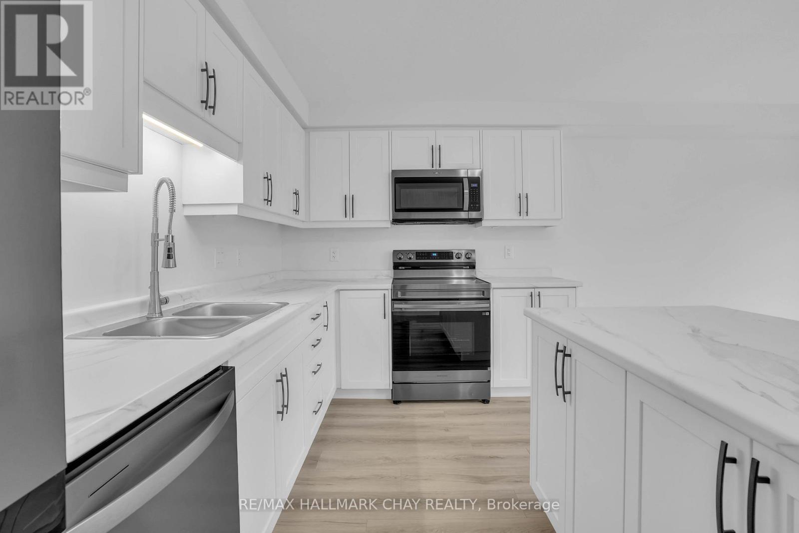 LOT 19 169 QUEEN STREET W - 17