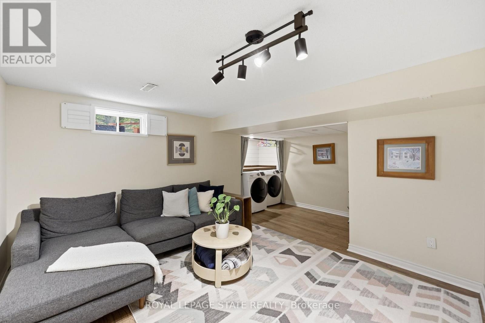 #24 10 DAVIDSON BOULEVARD - 34