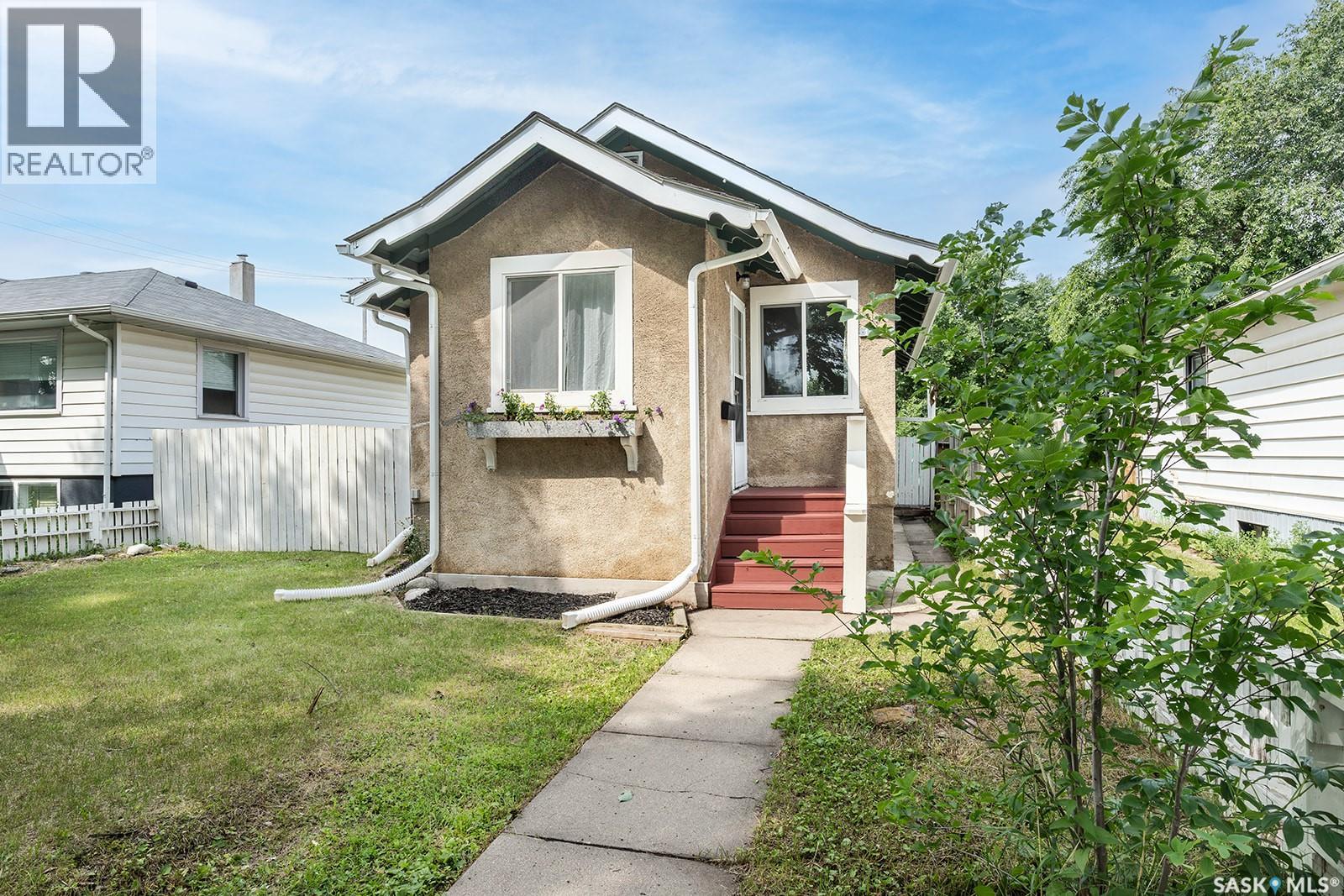 1223 C AVENUE N, Saskatoon — photo 2