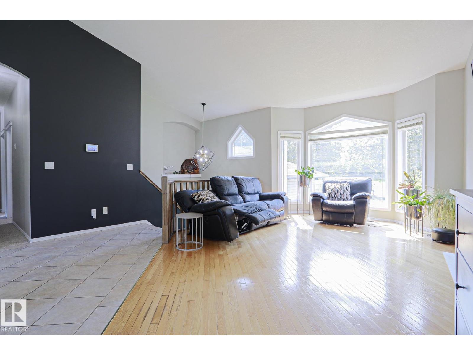 #61 52318 RGE ROAD 25 - 14