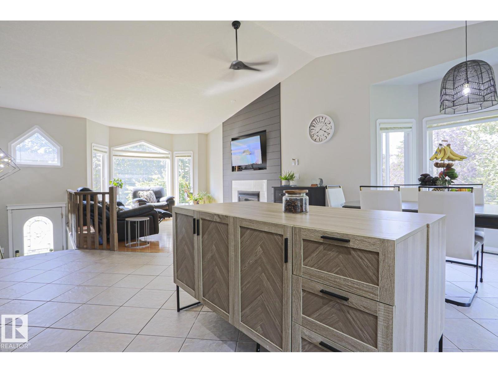 #61 52318 RGE ROAD 25 - 20