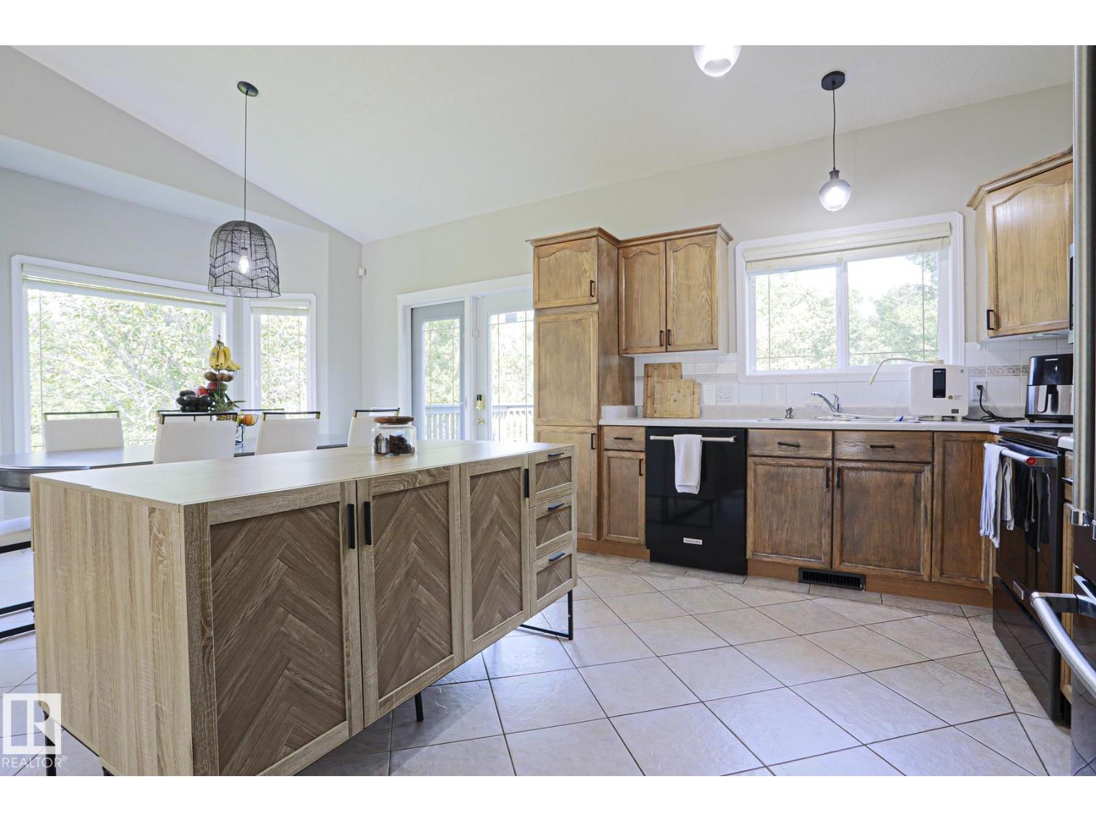 #61 52318 RGE ROAD 25 - 22