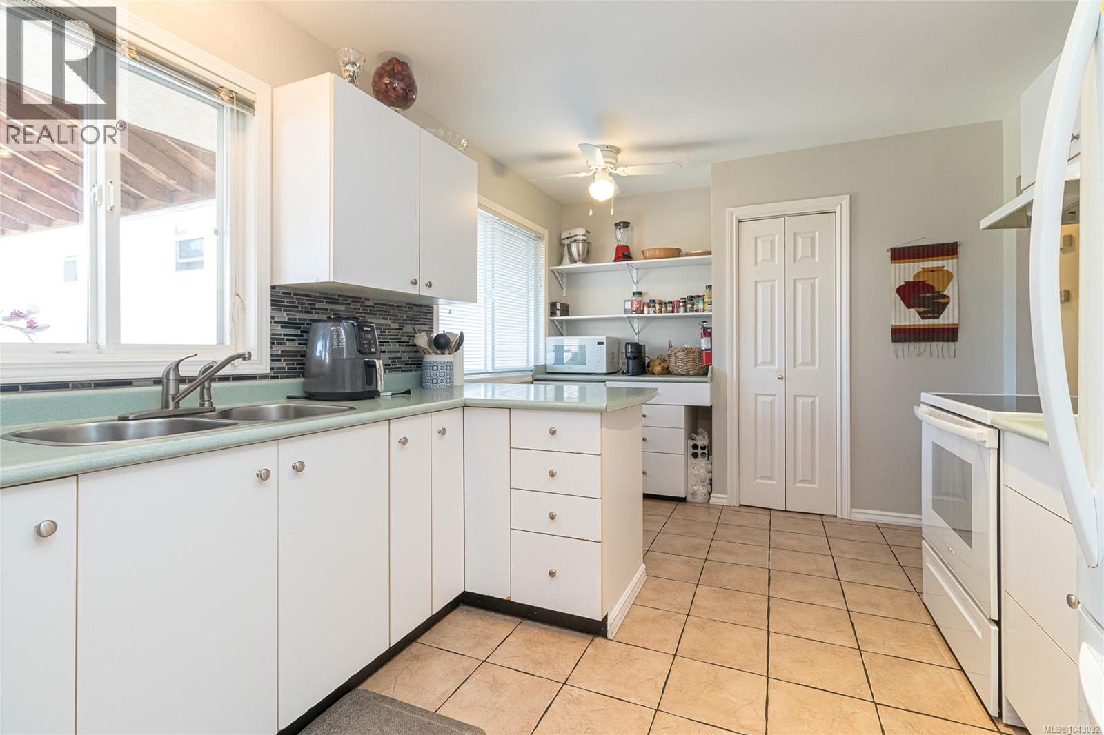  A-3347 Willowdale Road, Colwood
