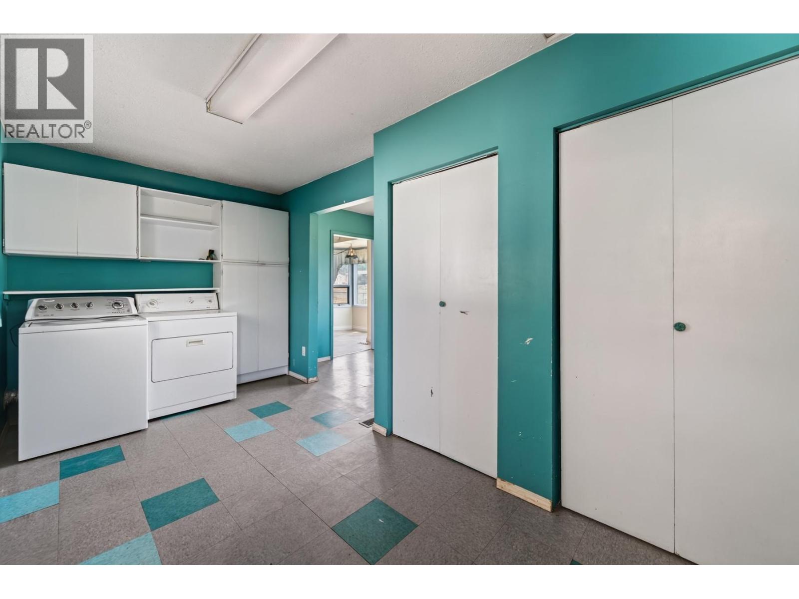 448 Woodward Avenue - 24
