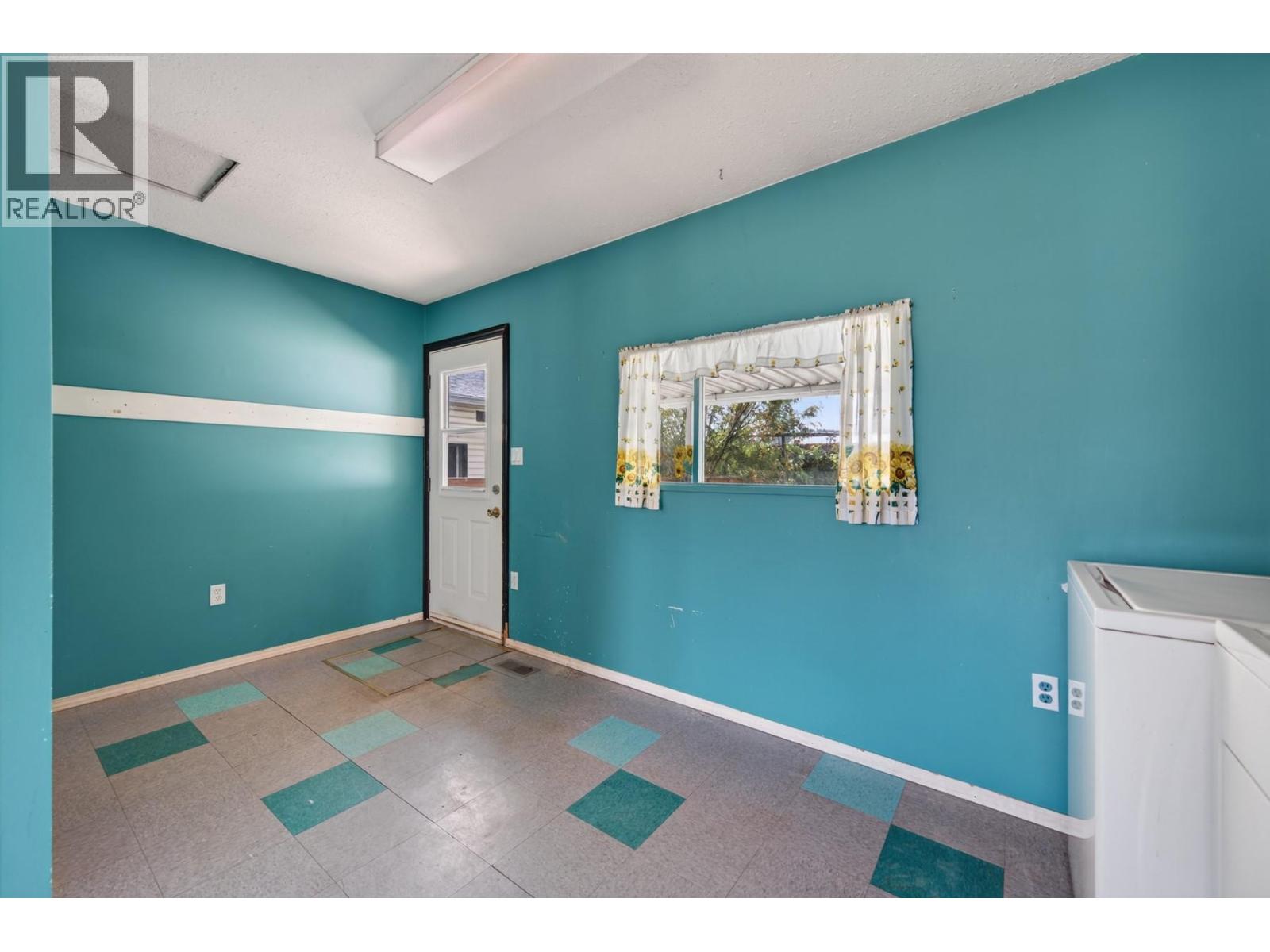 448 Woodward Avenue - 25