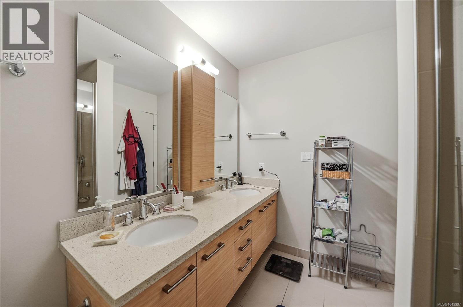 #1106 38 Front St - 50