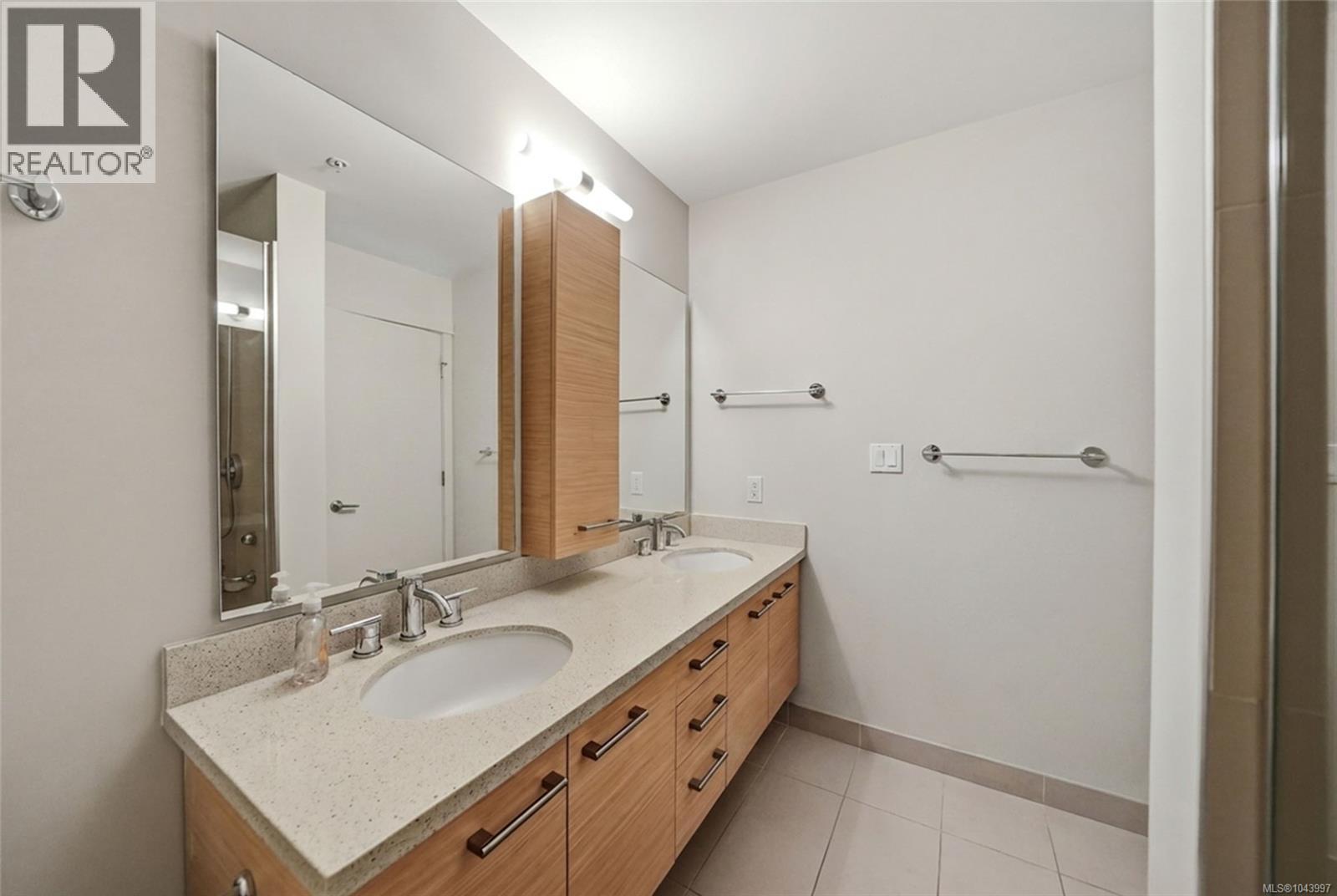 #1106 38 Front St - 51