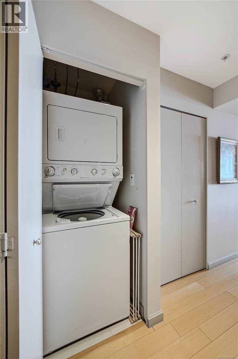 #1106 38 Front St - 56