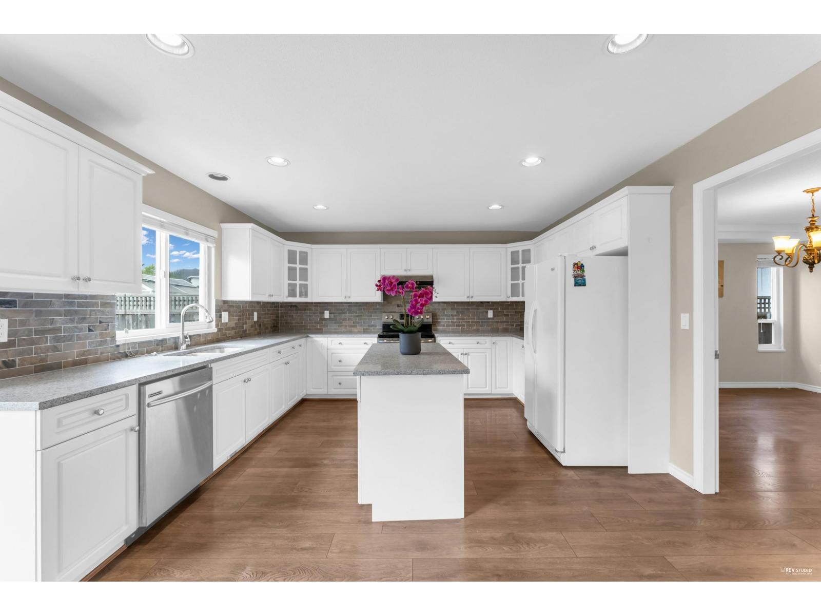 5 Bed, 3 Bath House for Sale in Surrey – 15674 101A AVENUE, Surrey – MLS# R3149572 - Image 11