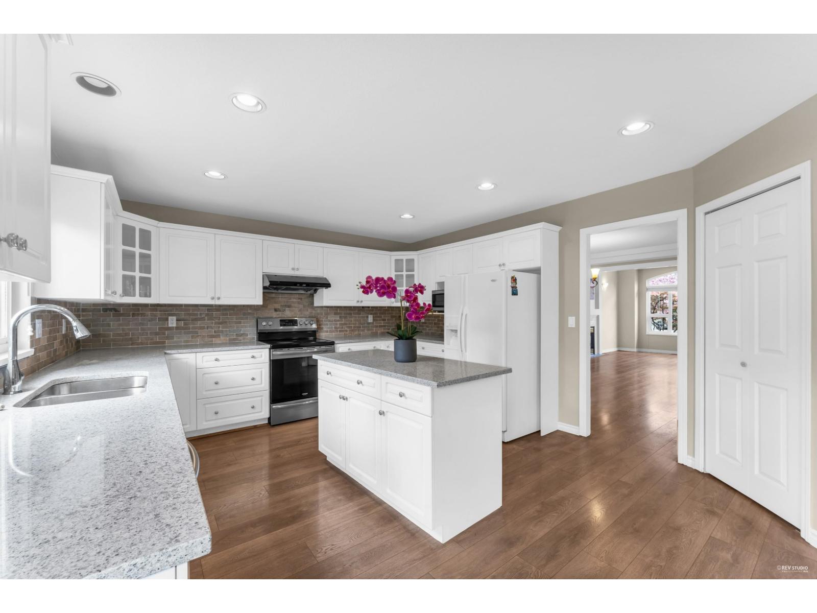 5 Bed, 3 Bath House for Sale in Surrey – 15674 101A AVENUE, Surrey – MLS# R3149572 - Image 12