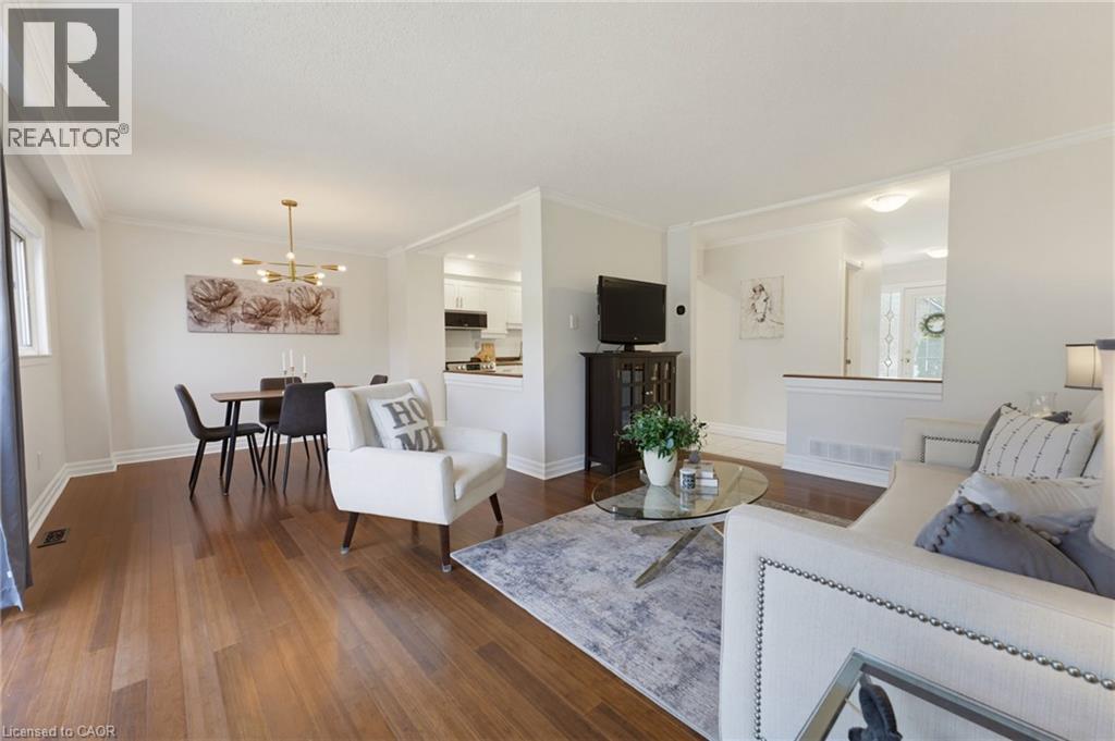 620 FORESTWOOD Crescent - Image 5