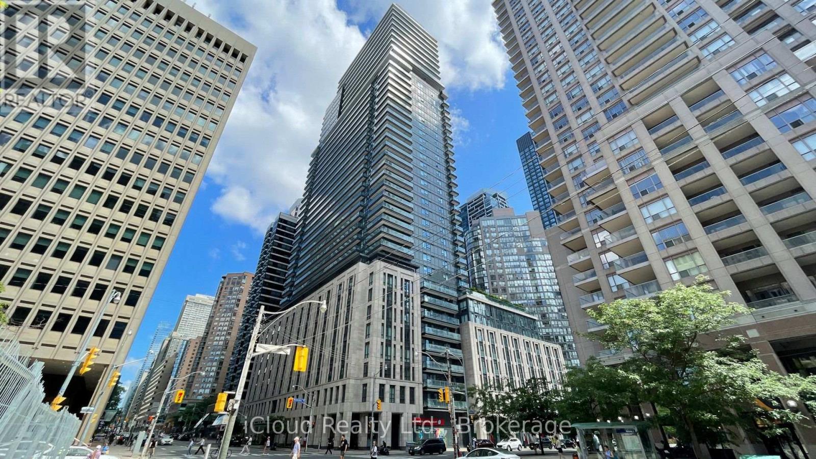 Photo of 955 Bay Street