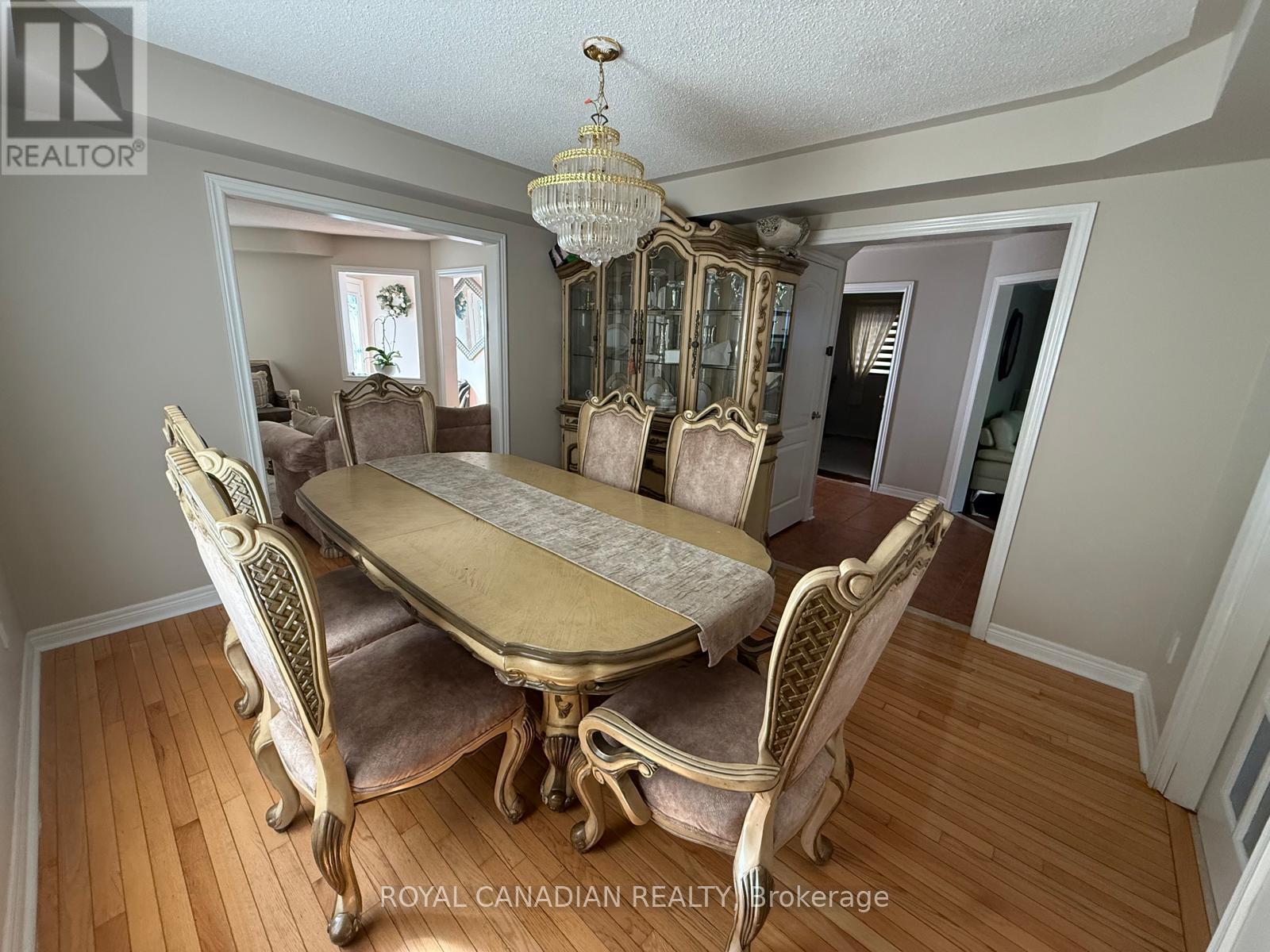 42 COBBLESTONE COURT - 2