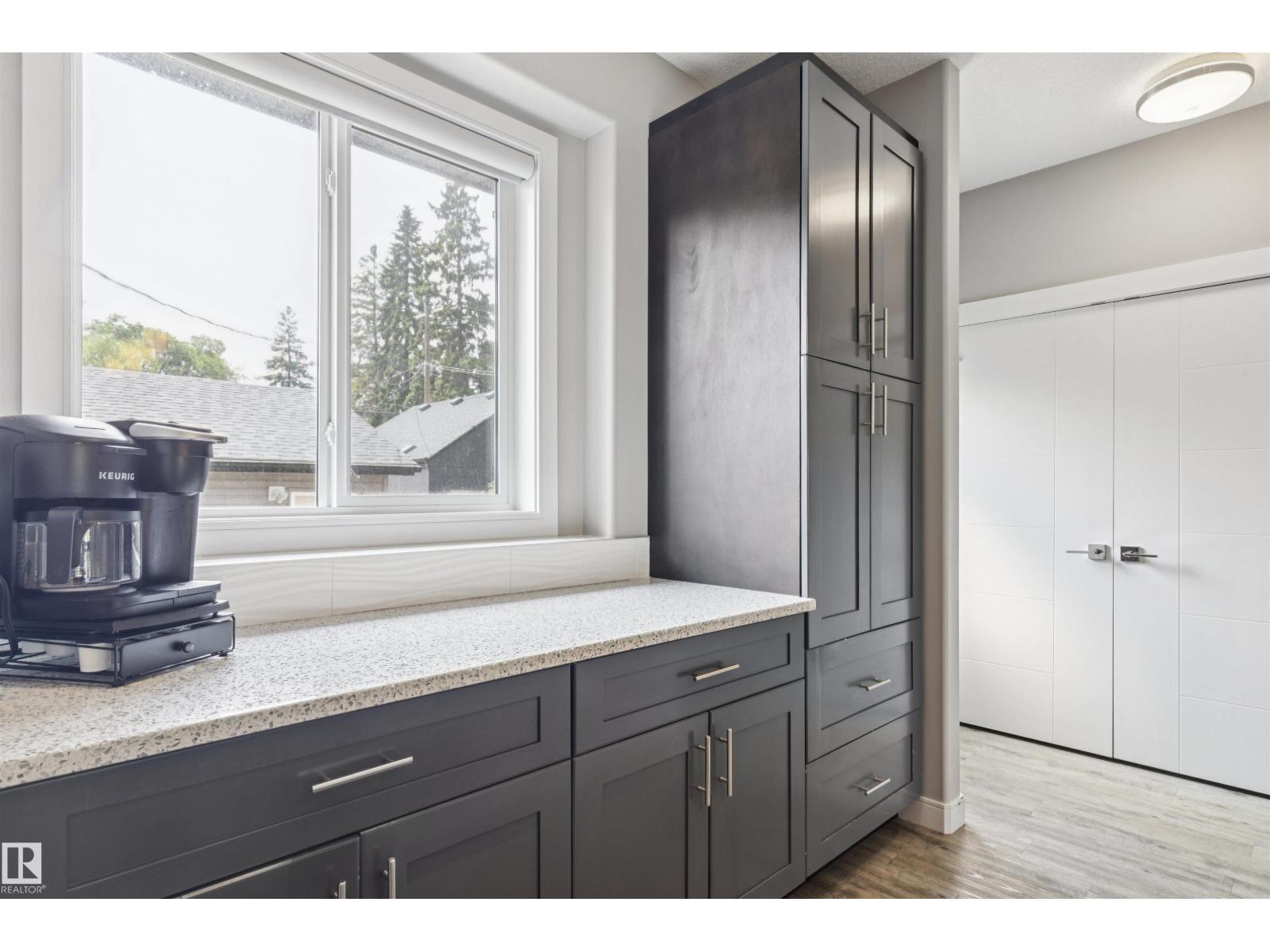11226 122 ST NW - 15
