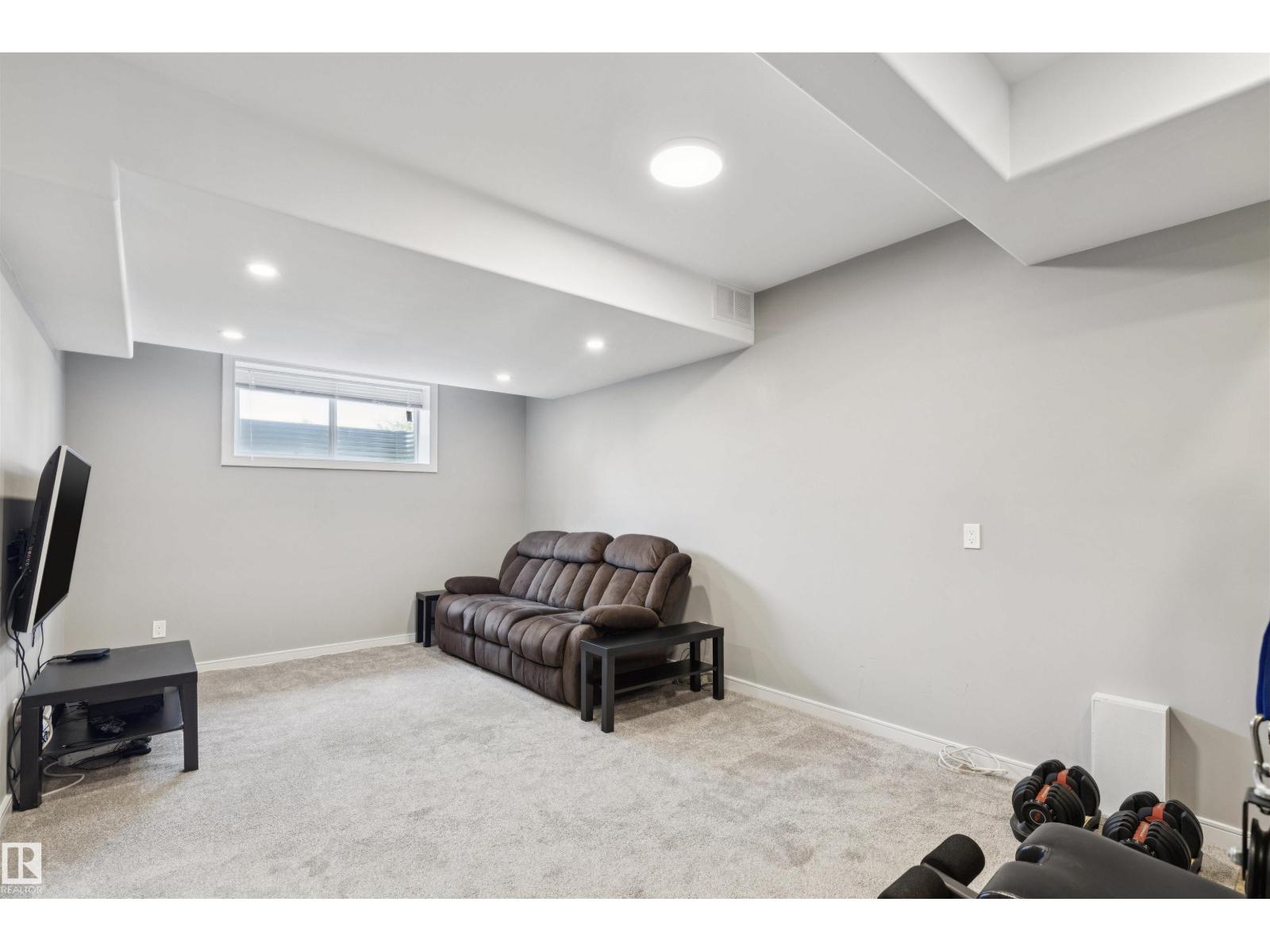 11226 122 ST NW - 36