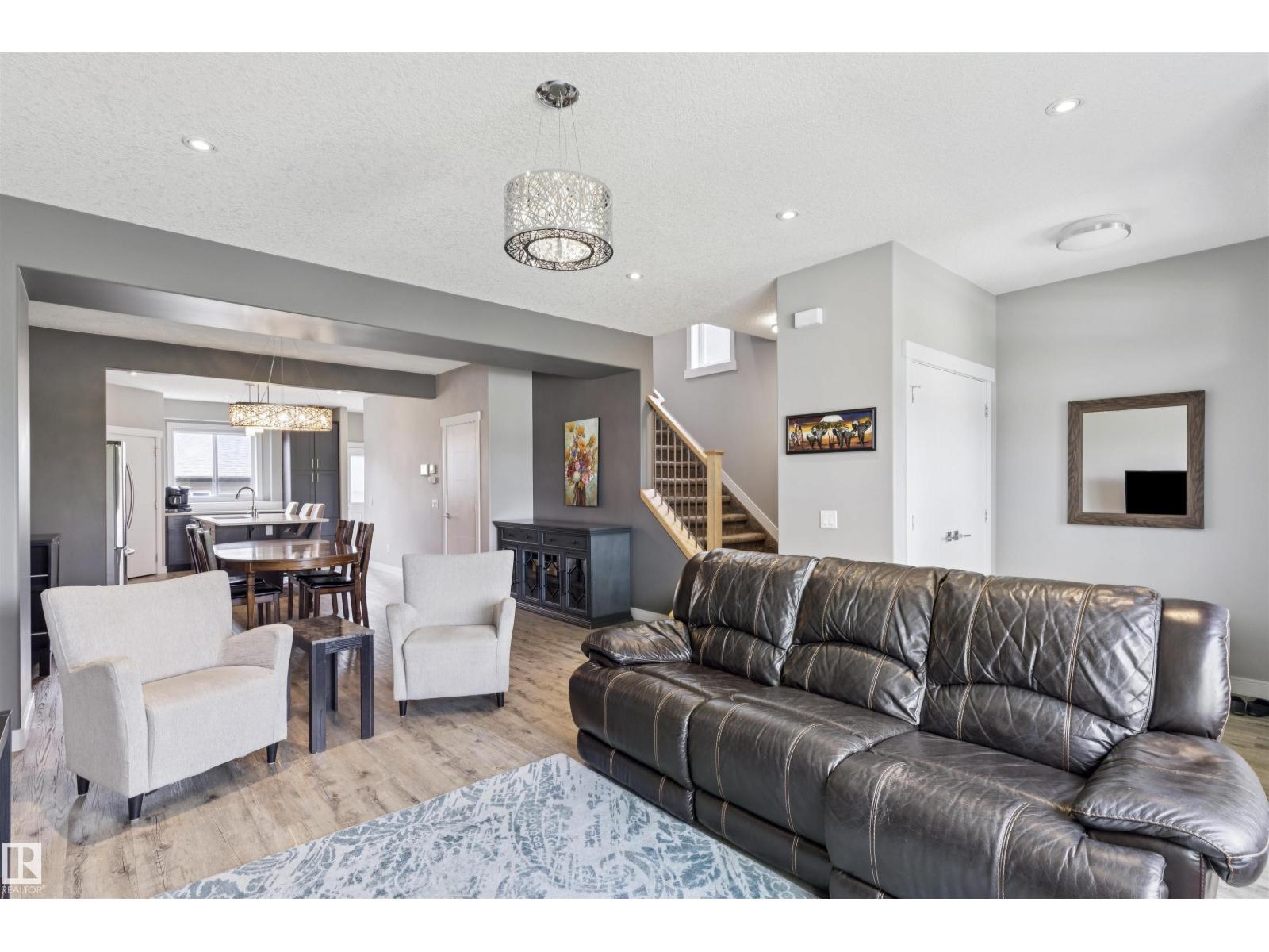11226 122 ST NW - 6