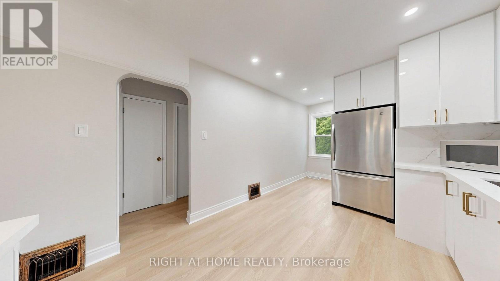 59 LONGWOOD ROAD N - Image 11