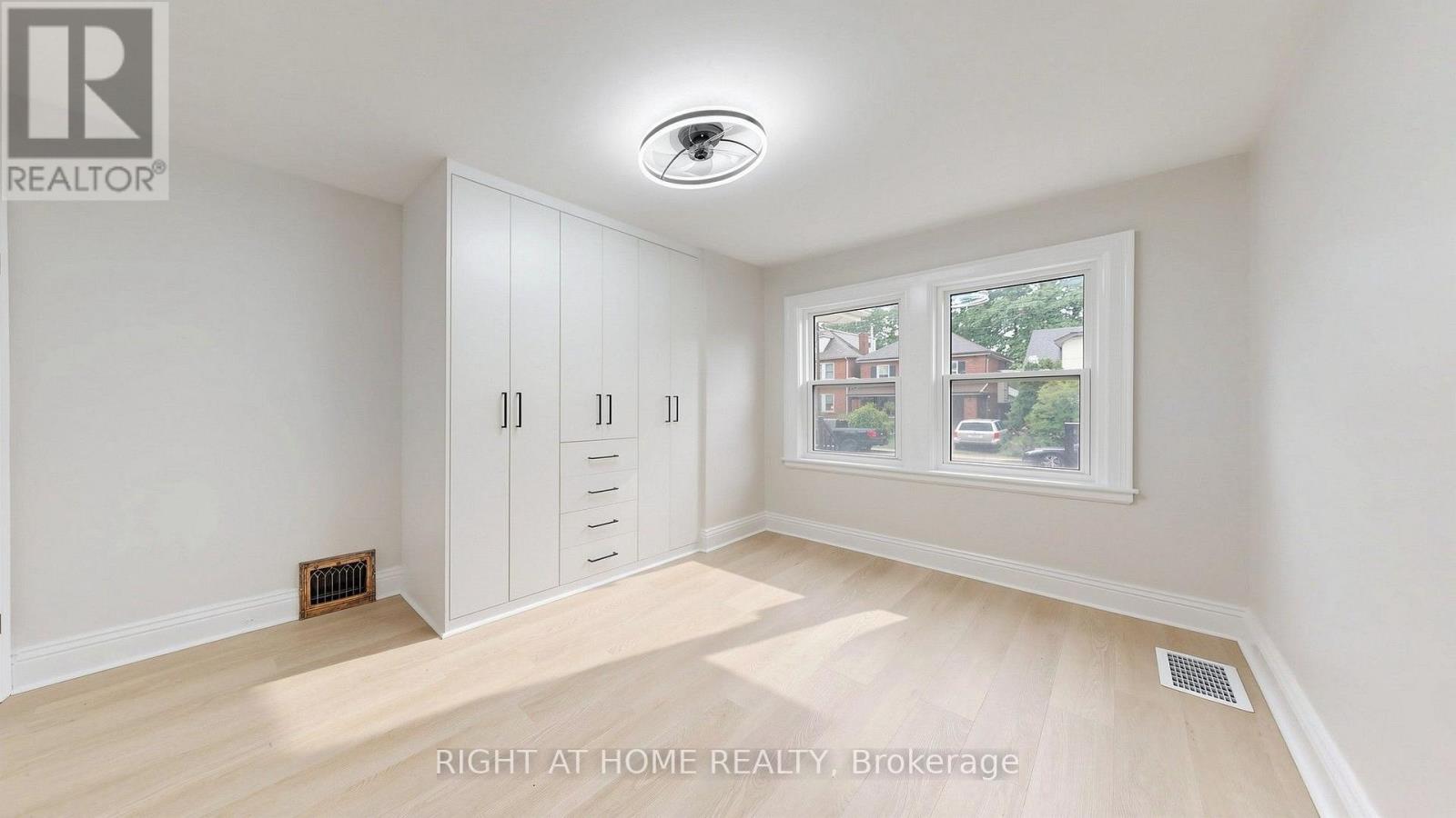 59 LONGWOOD ROAD N - Image 13