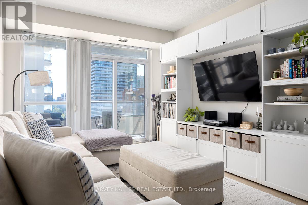 #813 70 ROEHAMPTON AVENUE - 10