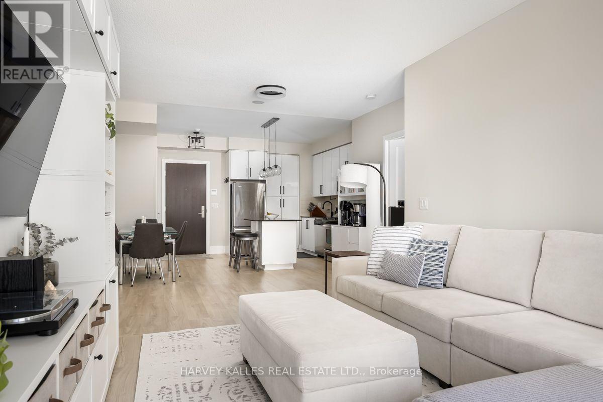 #813 70 ROEHAMPTON AVENUE - 11