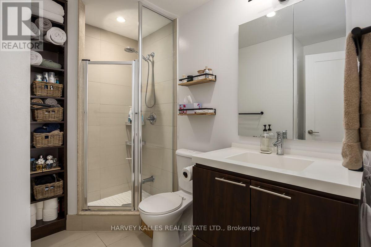 #813 70 ROEHAMPTON AVENUE - 14