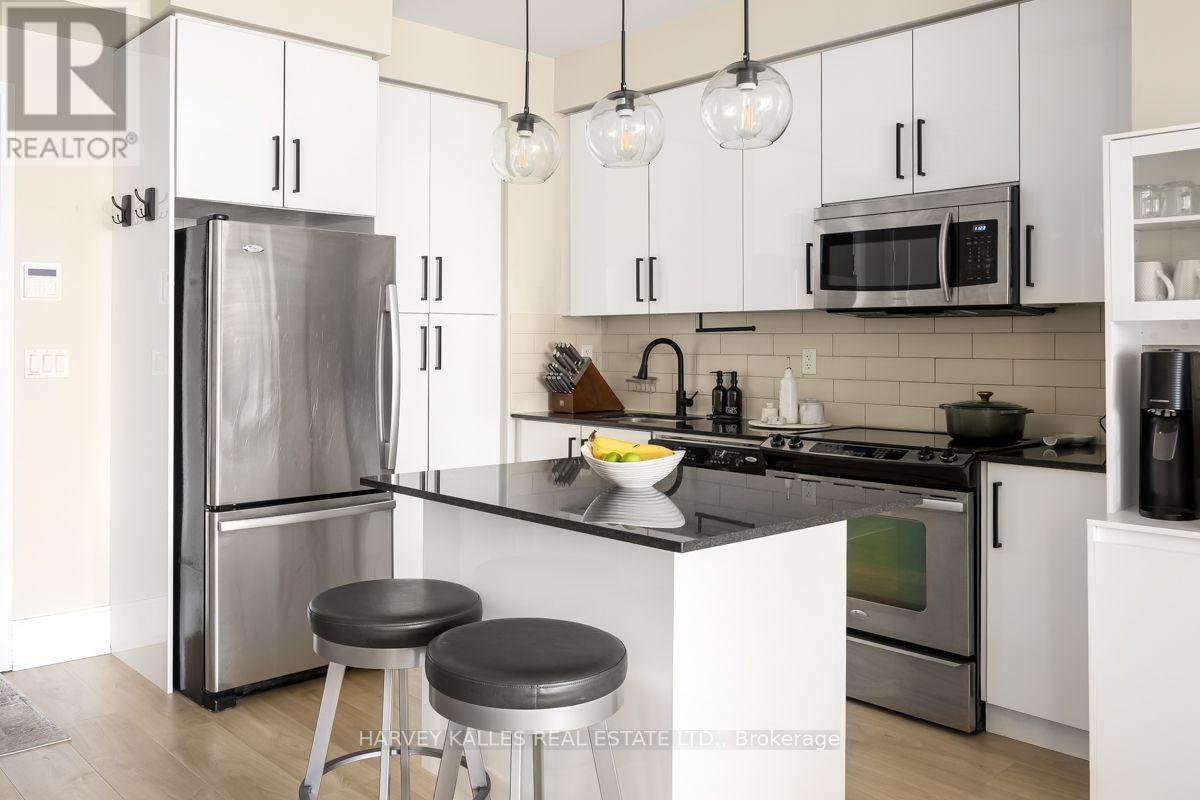 #813 70 ROEHAMPTON AVENUE - 5