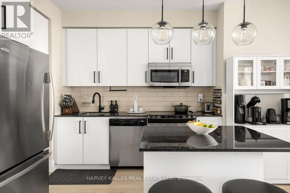 #813 70 ROEHAMPTON AVENUE - 6
