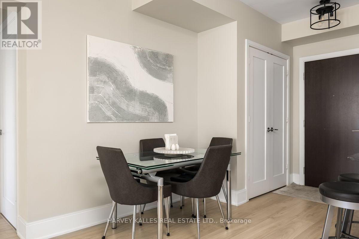 #813 70 ROEHAMPTON AVENUE - 7