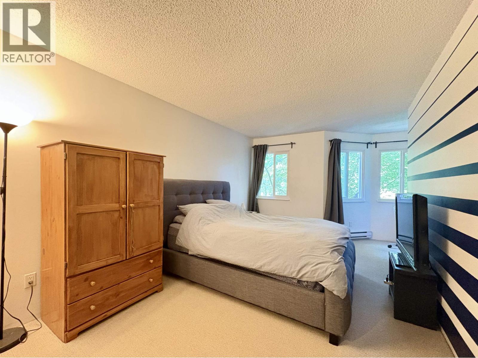 312 9880 MANCHESTER DRIVE, Burnaby