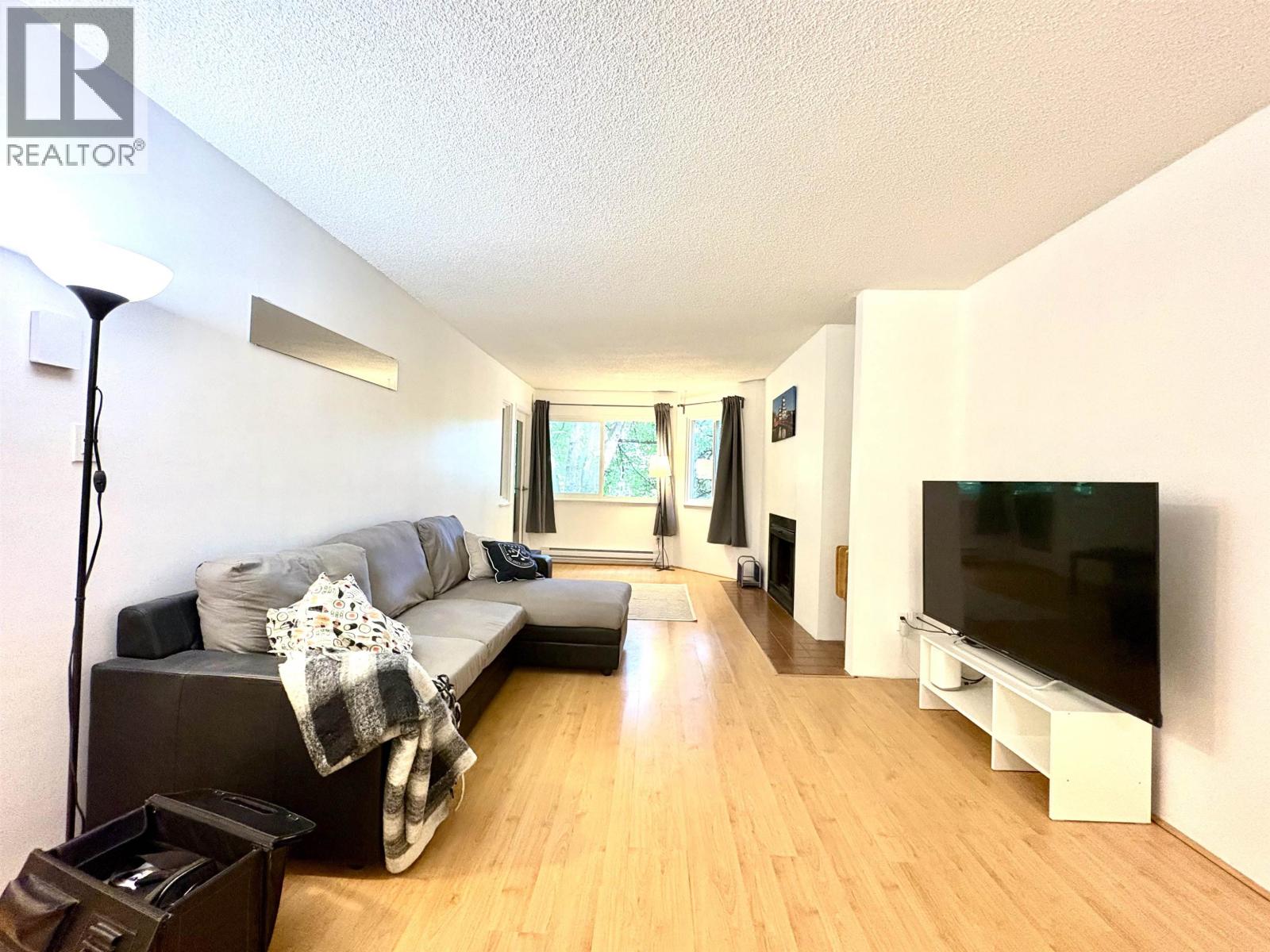 312 9880 MANCHESTER DRIVE, Burnaby