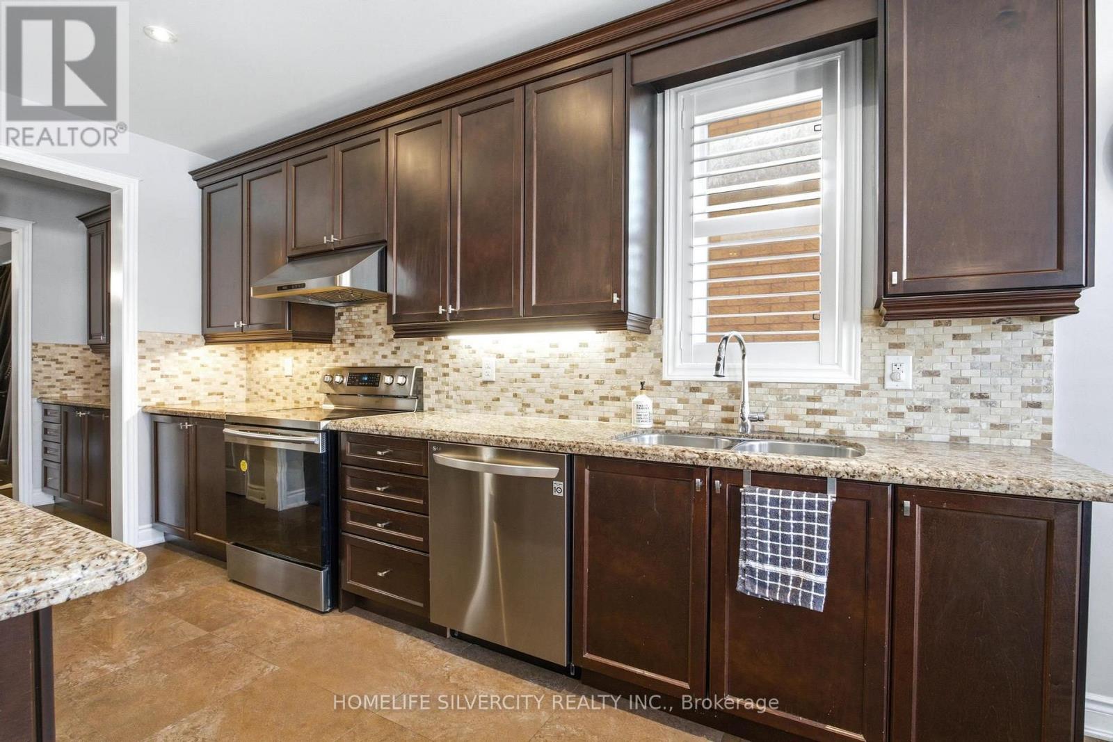 64 SCOTCHMERE CRESCENT - Image 13