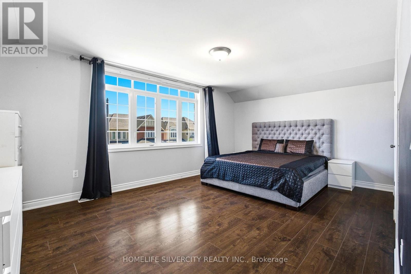 64 SCOTCHMERE CRESCENT - Image 32