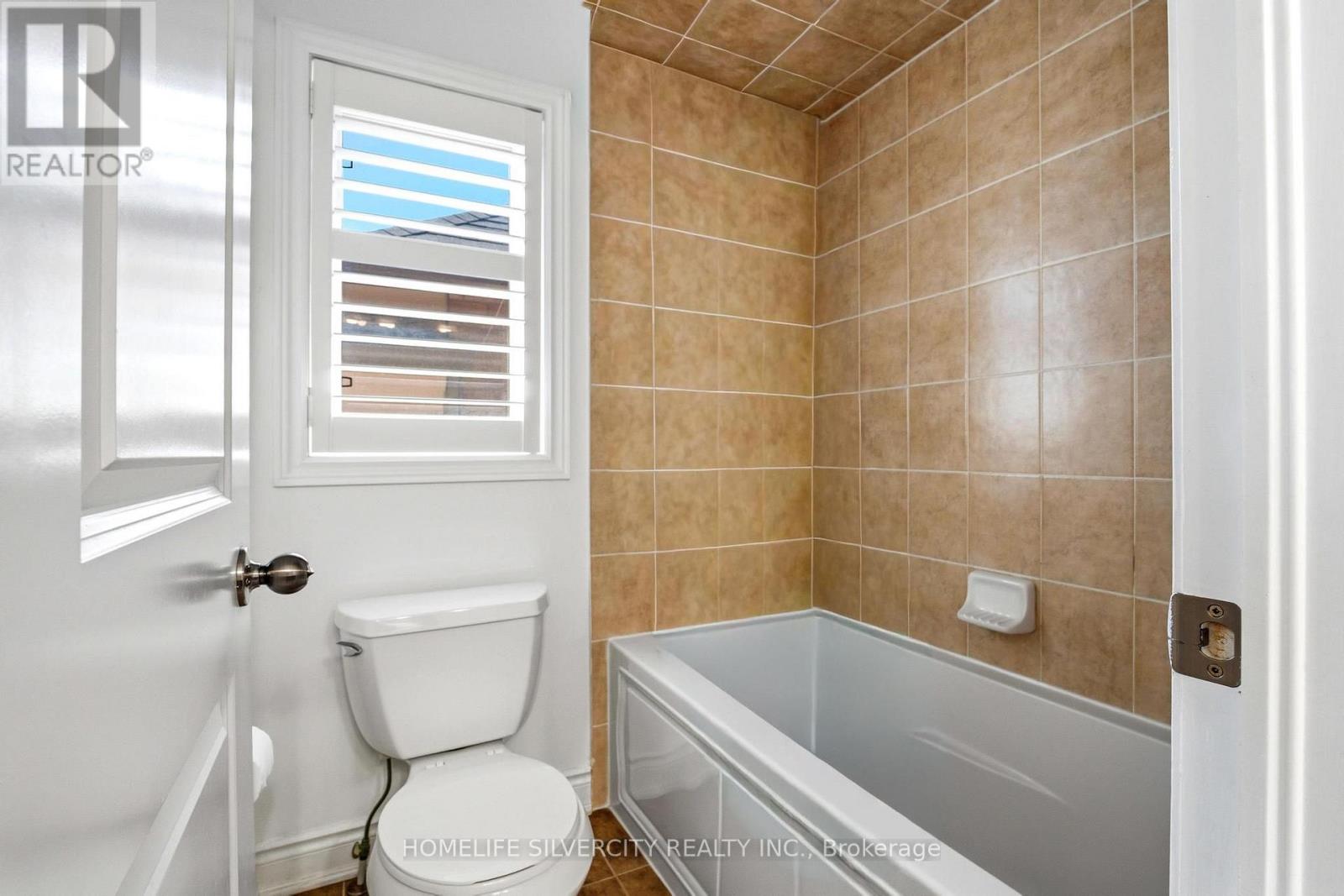 64 SCOTCHMERE CRESCENT - Image 35