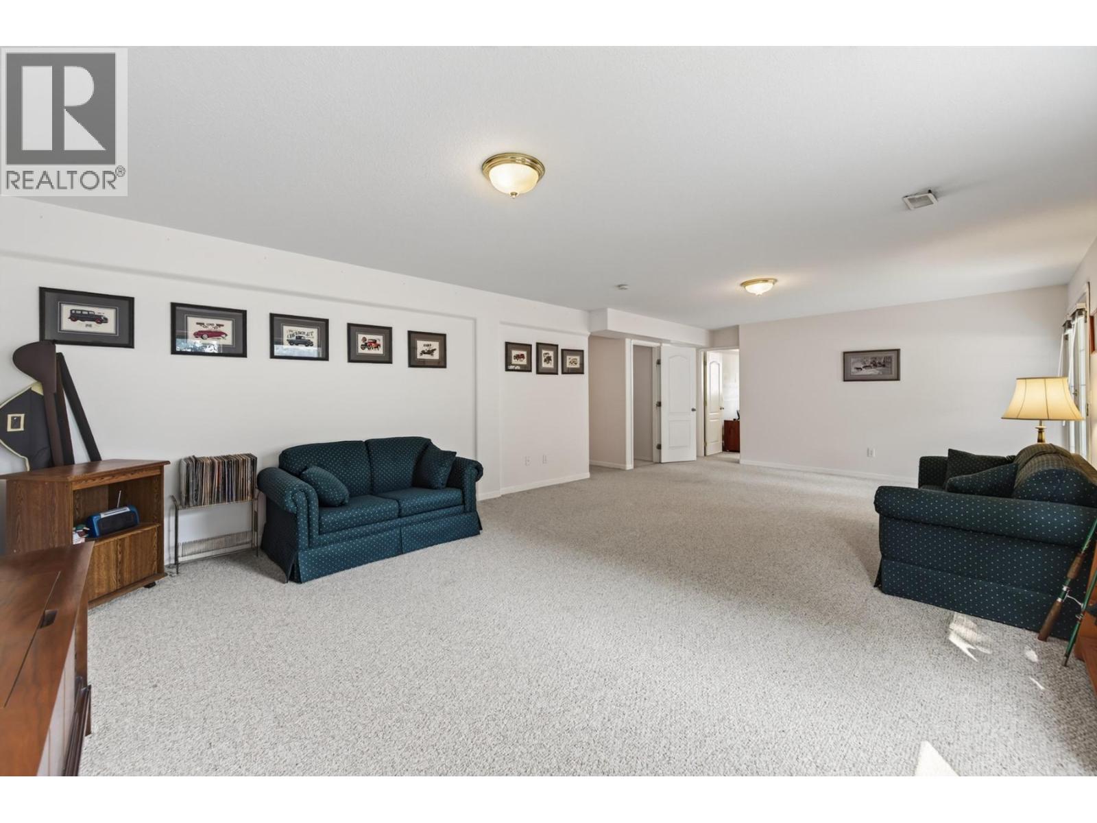 #45 1575 Springhill Drive - 27