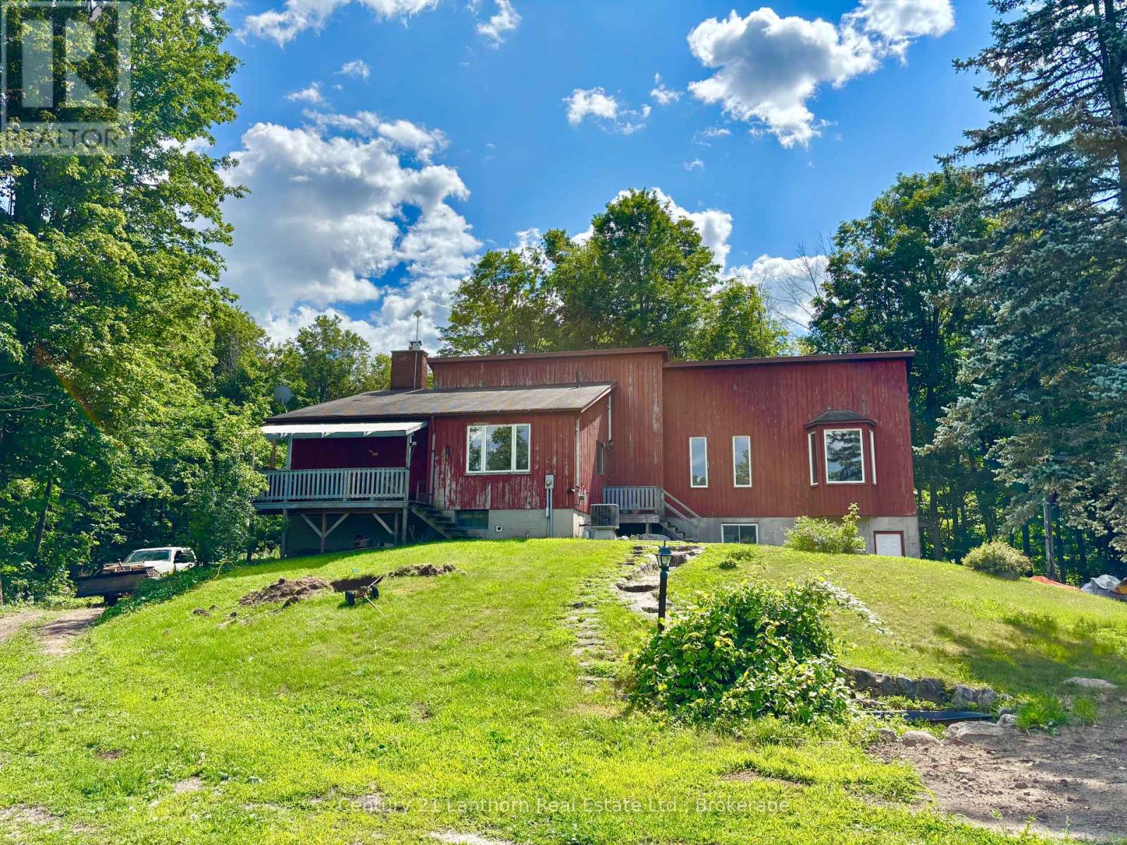 790 CLEARVIEW ROAD - 1
