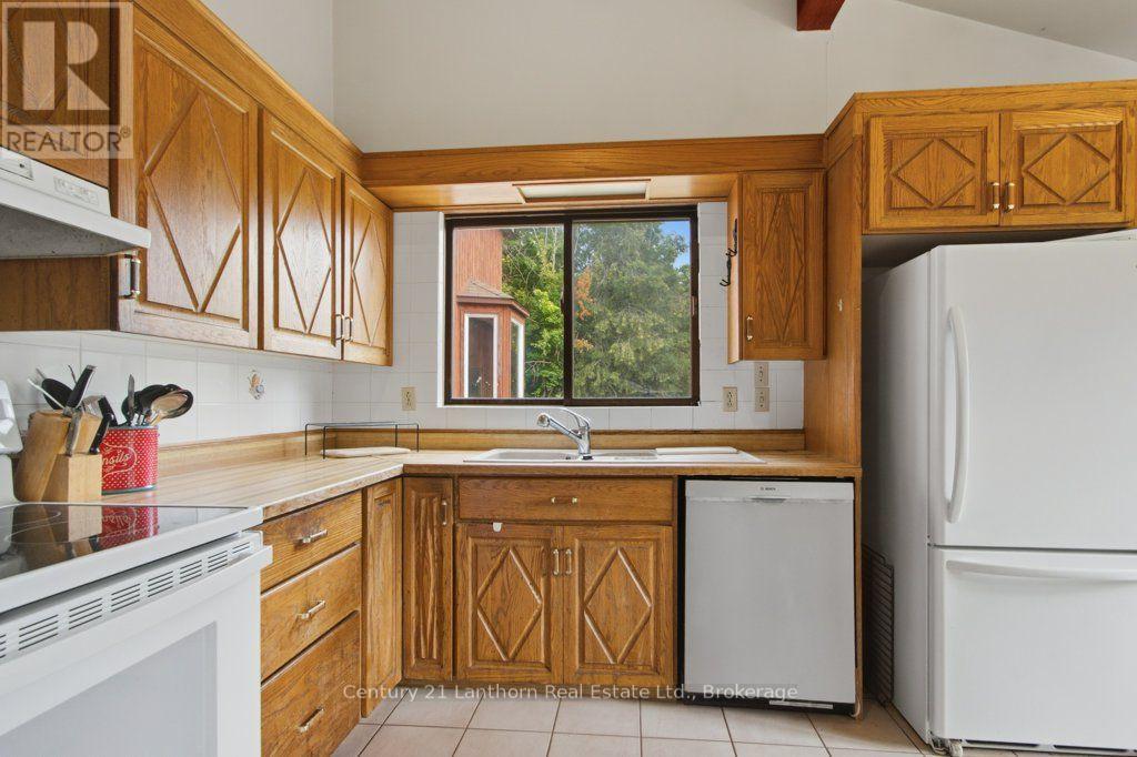 790 CLEARVIEW ROAD - 12
