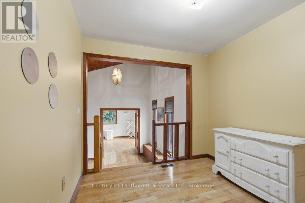 790 CLEARVIEW ROAD - 18