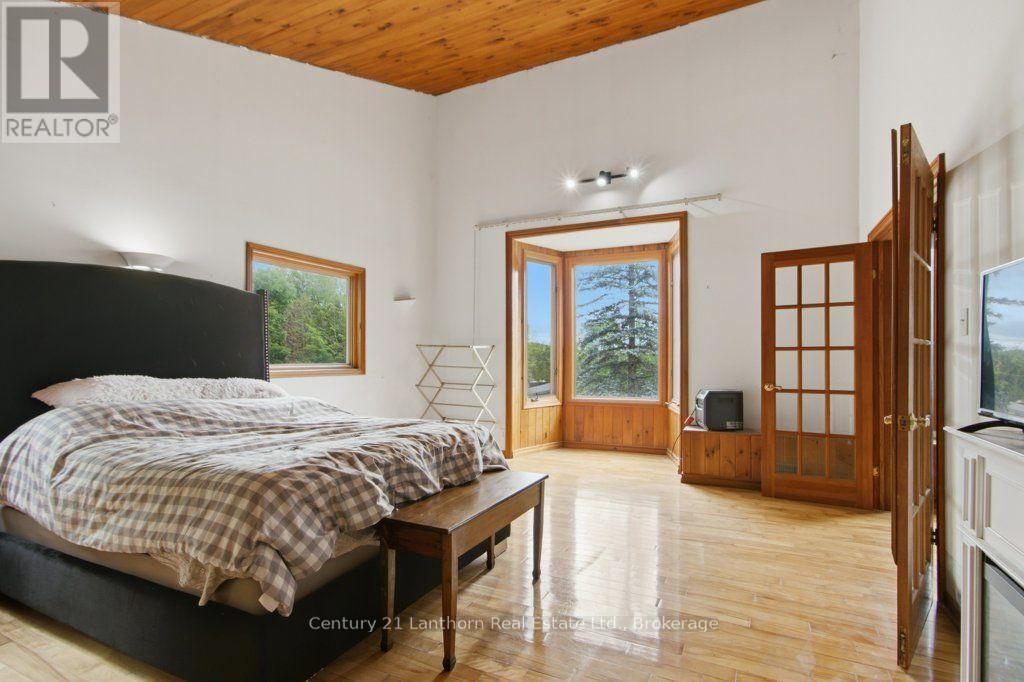 790 CLEARVIEW ROAD - 22
