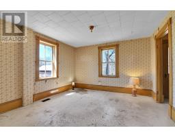 Living room - 2421 Buckwheat Road W, Edwardsburgh/cardinal, ON K0E1X0 Photo 8