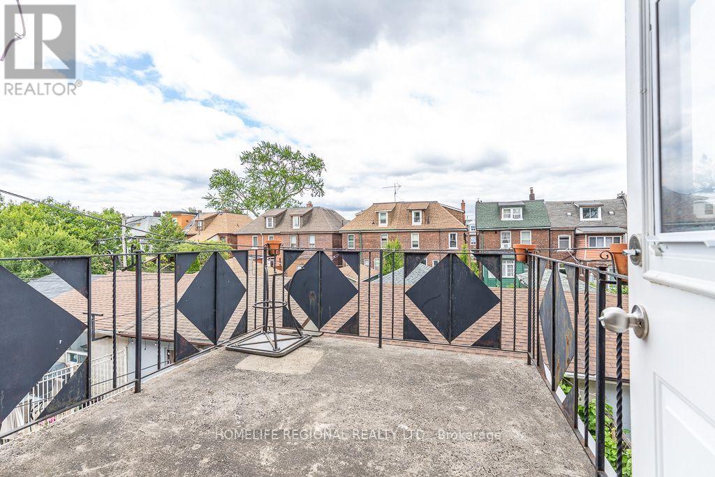 110 GRACE STREET - 18
